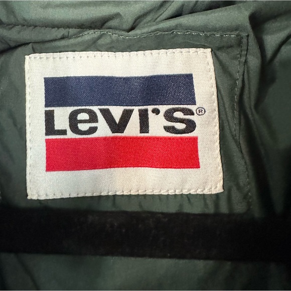 Levi’s Women’s Box Quilted Puffer Jacket Green Size M NWT - Picture 16 of 17